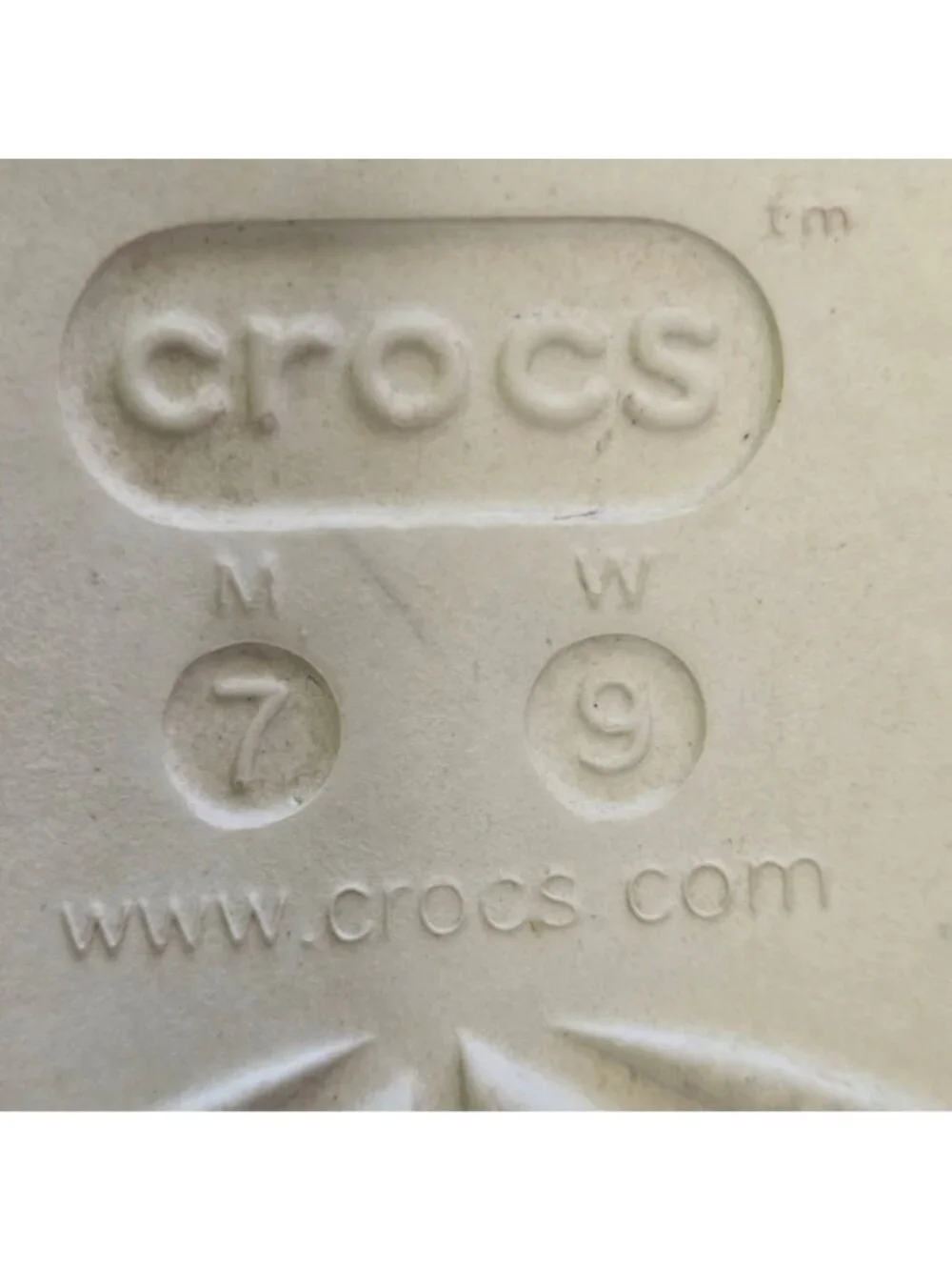 Crocs Classic Cozzy Glitter Sandals Gold Multi Faux Sherpa Lined Size M 7/W 9